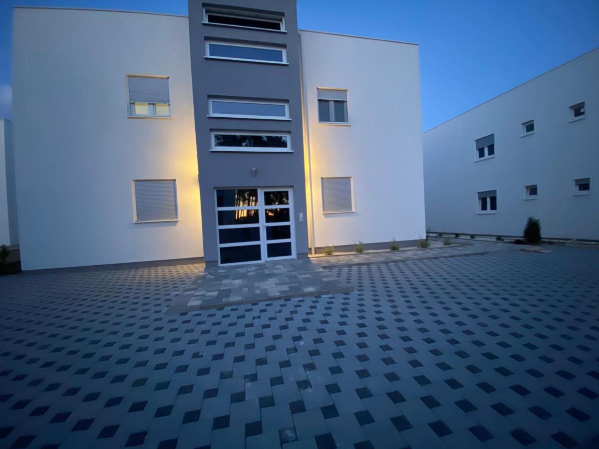1Oak Rentals Vir Esterno foto