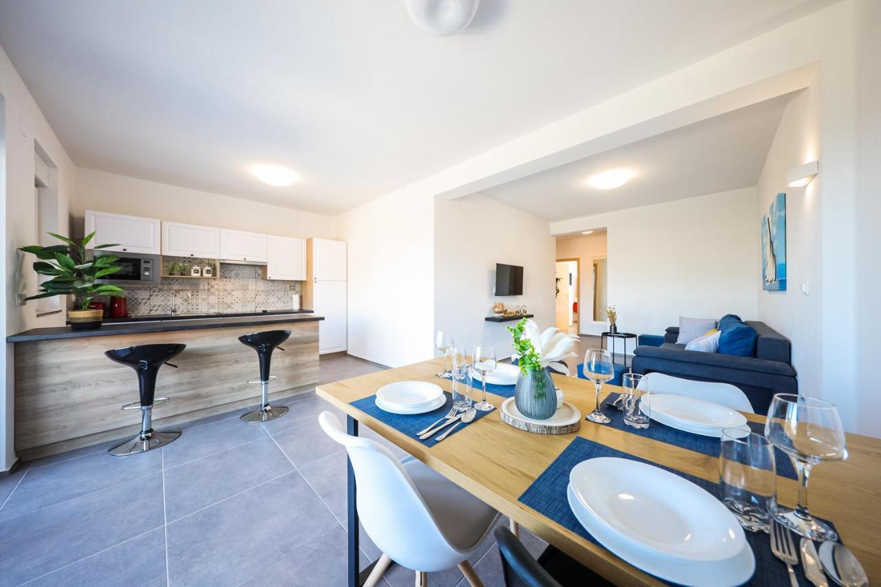 1Oak Rentals Vir Esterno foto