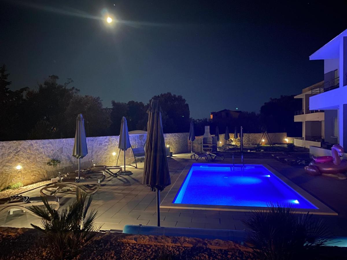 1Oak Rentals Vir Esterno foto