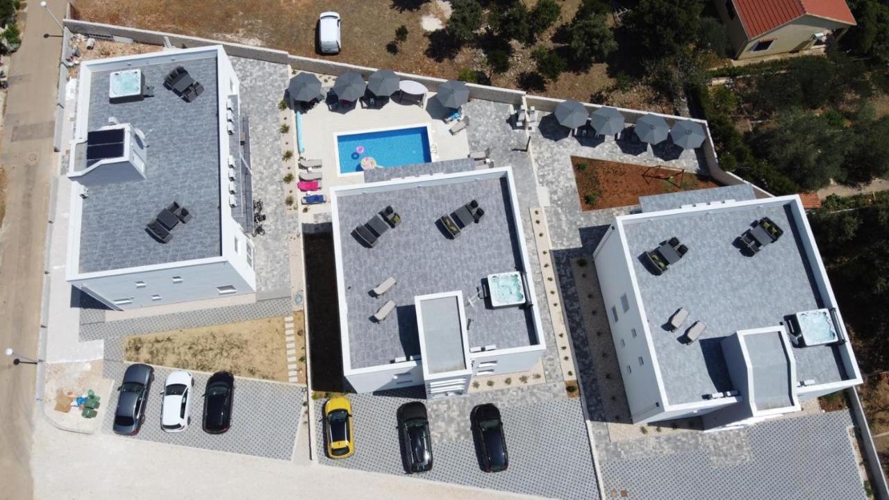 1Oak Rentals Vir Esterno foto
