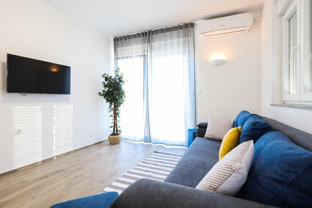 1Oak Rentals Vir Esterno foto