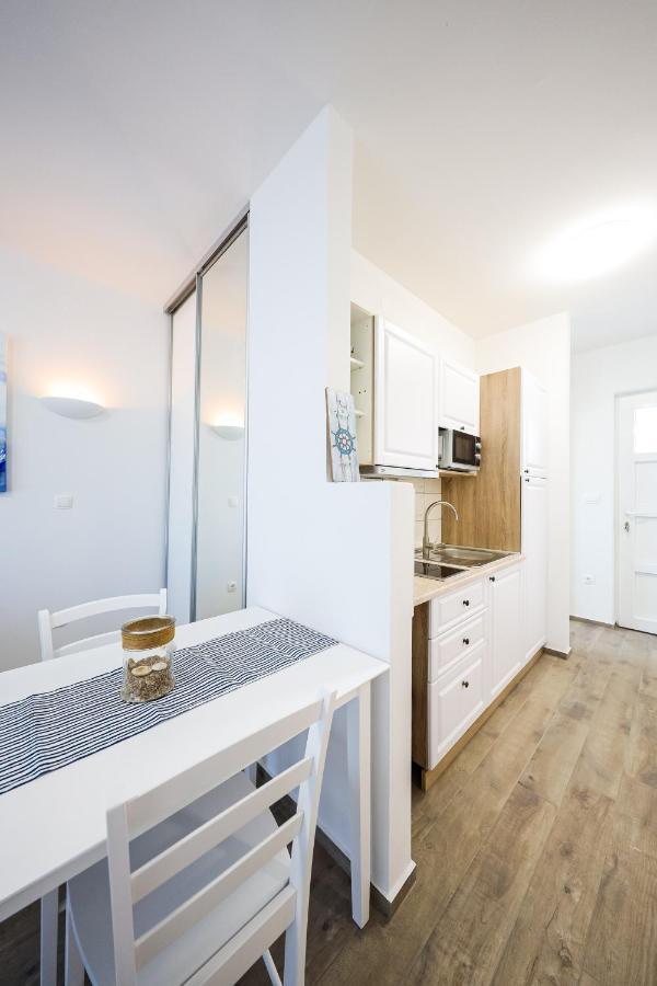 1Oak Rentals Vir Esterno foto