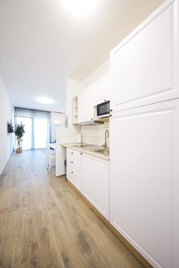 1Oak Rentals Vir Esterno foto