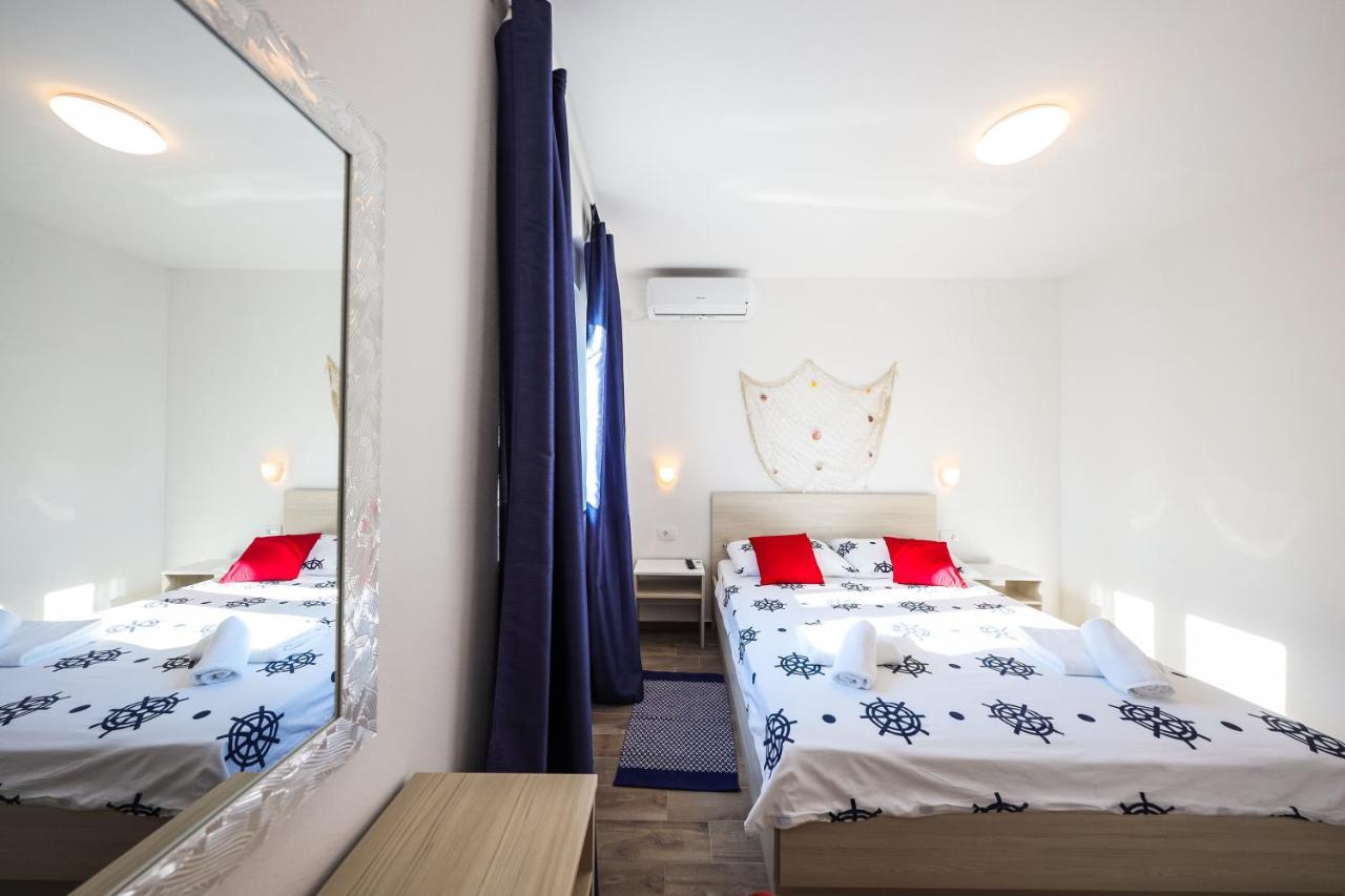 1Oak Rentals Vir Esterno foto