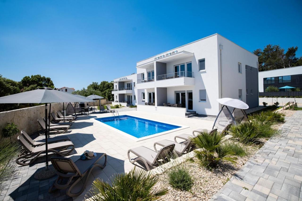 1Oak Rentals Vir Esterno foto