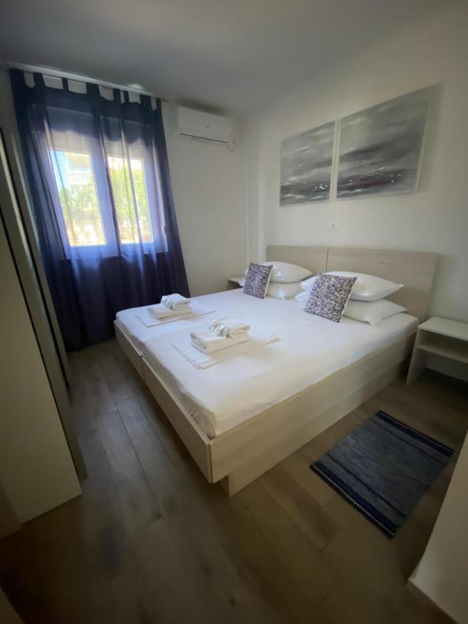 1Oak Rentals Vir Esterno foto